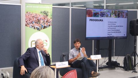Imatge de Jorid Prat, Director de la FAS i Javier Lafuente, Rector de la UAB.
